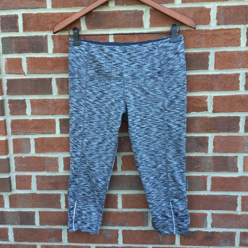 Mondetta Athletic Leggings Medium Black Gray Capri Length Yoga Gym Cycling